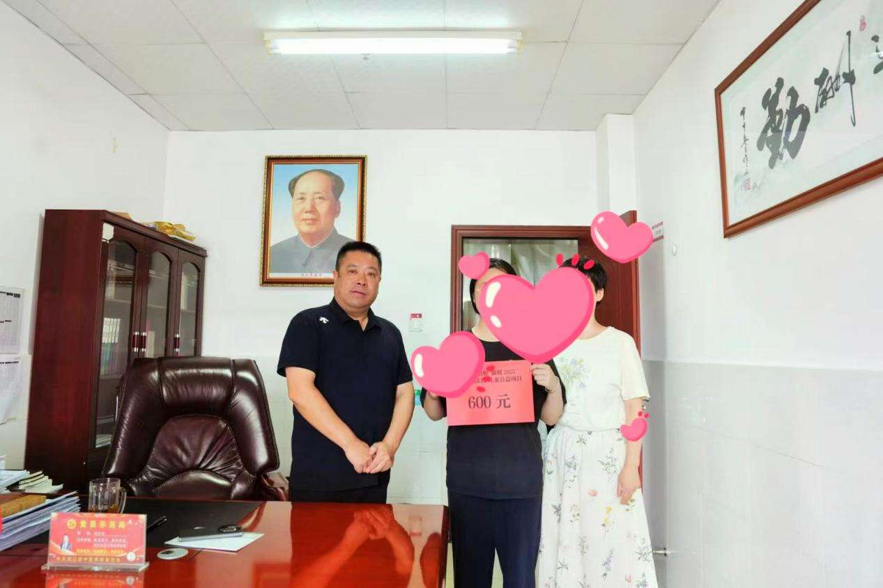 洞口县中医医院开展“出手吧姐姐 温暖2025”慰问活动