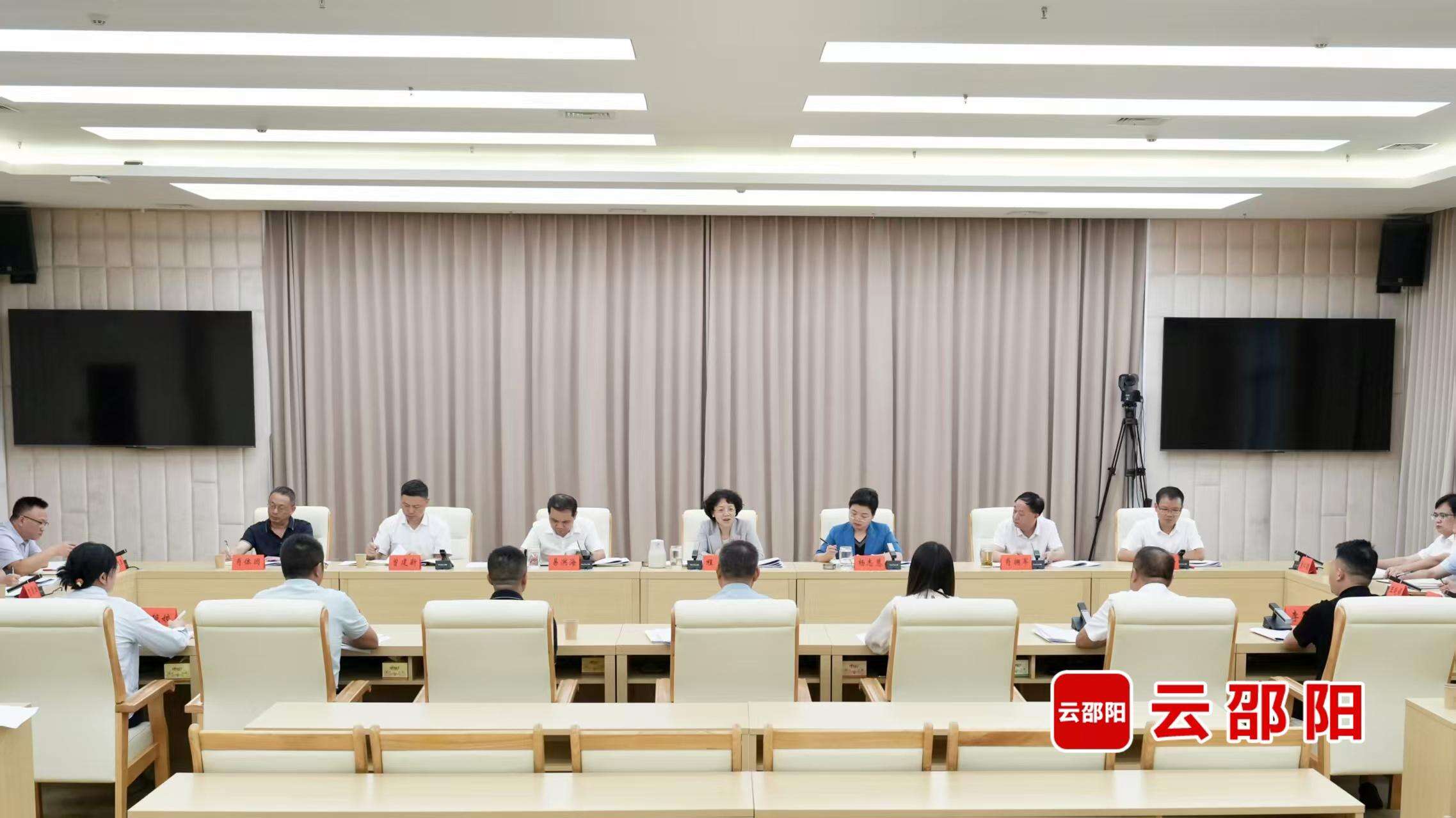 市委就党代会报告征求“两代表一委员”和基层干部群众代表的意见建议