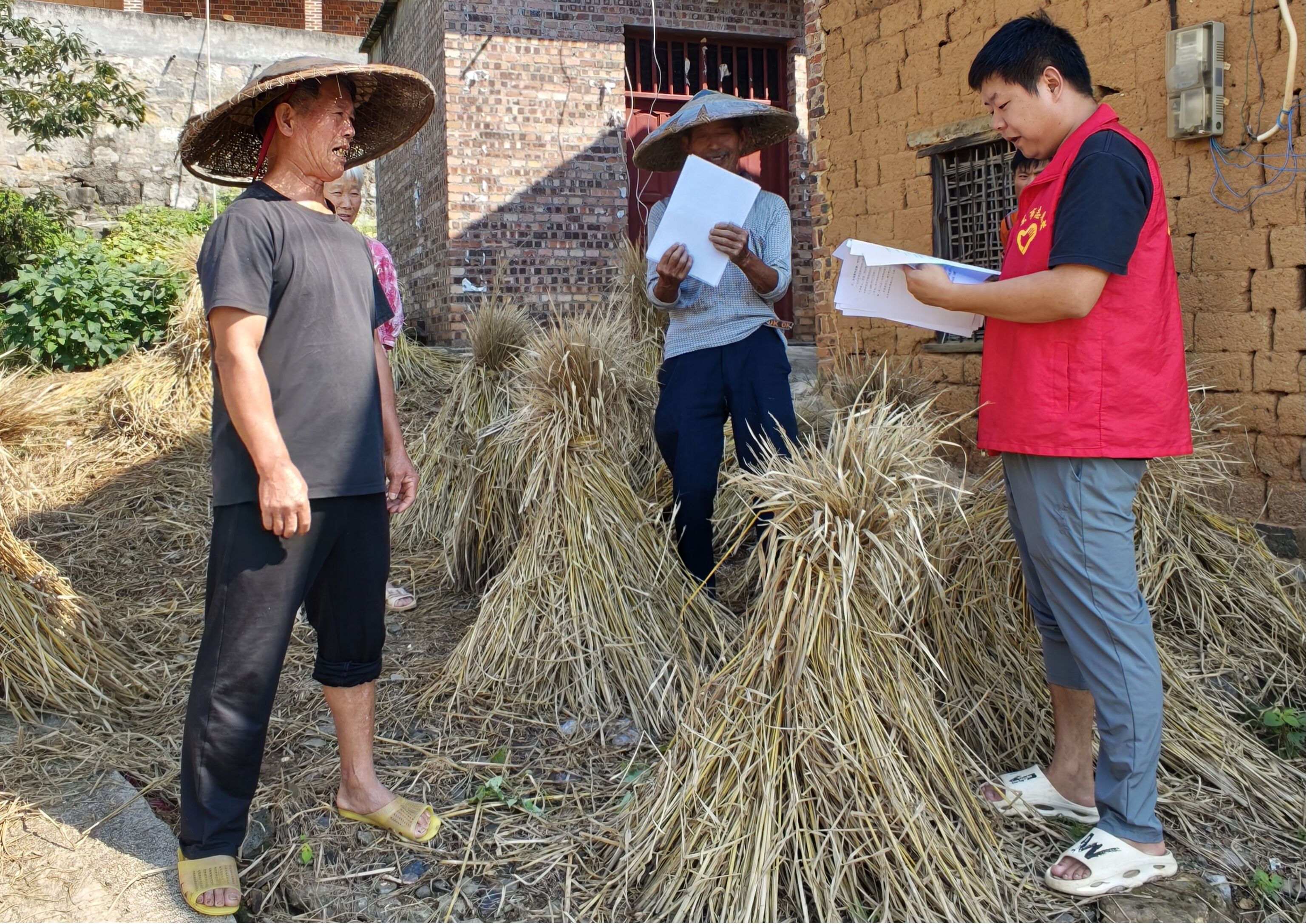 邵东市杨桥镇：抓实秸秆禁烧 守护蓝天净土