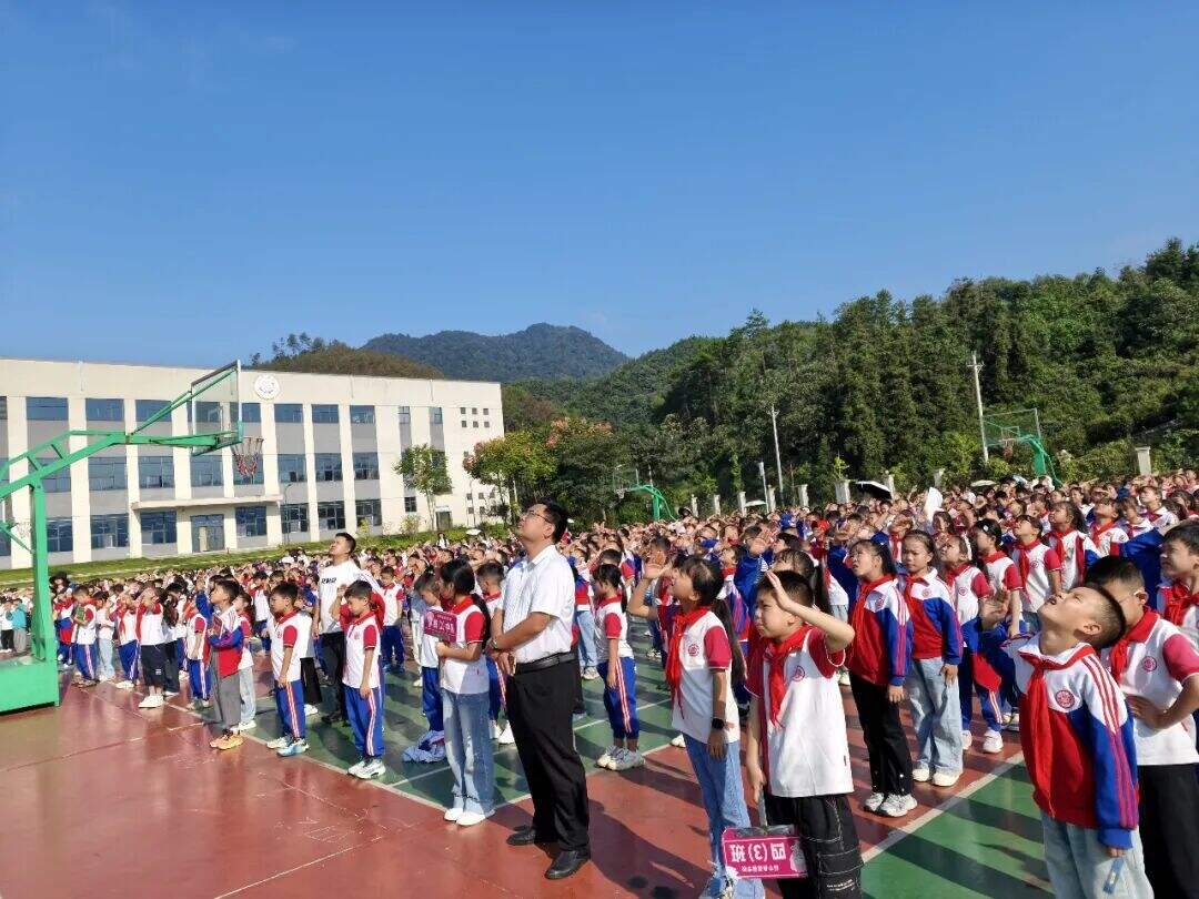绥宁县芙蓉学校举行2026年秋季学期开学典礼