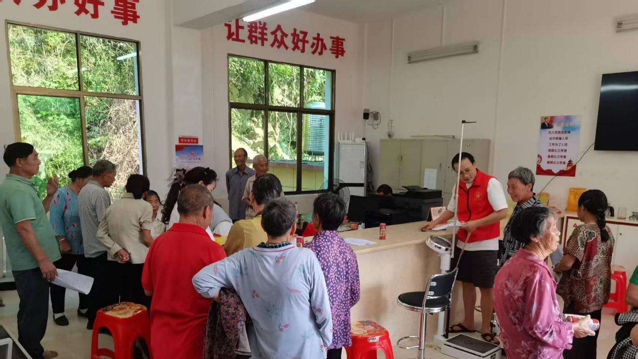 邵东市堡面前乡：情暖桑榆送关爱 健康体检进党群