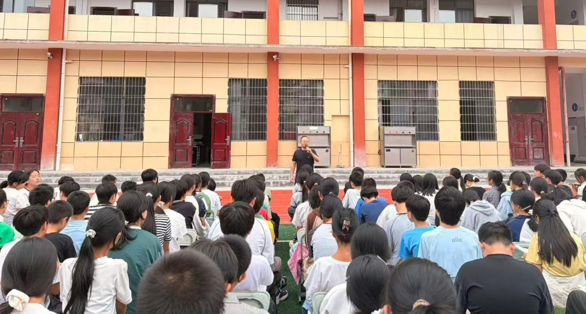 隆回县岩口镇大观初级中学开展思政大课堂活动