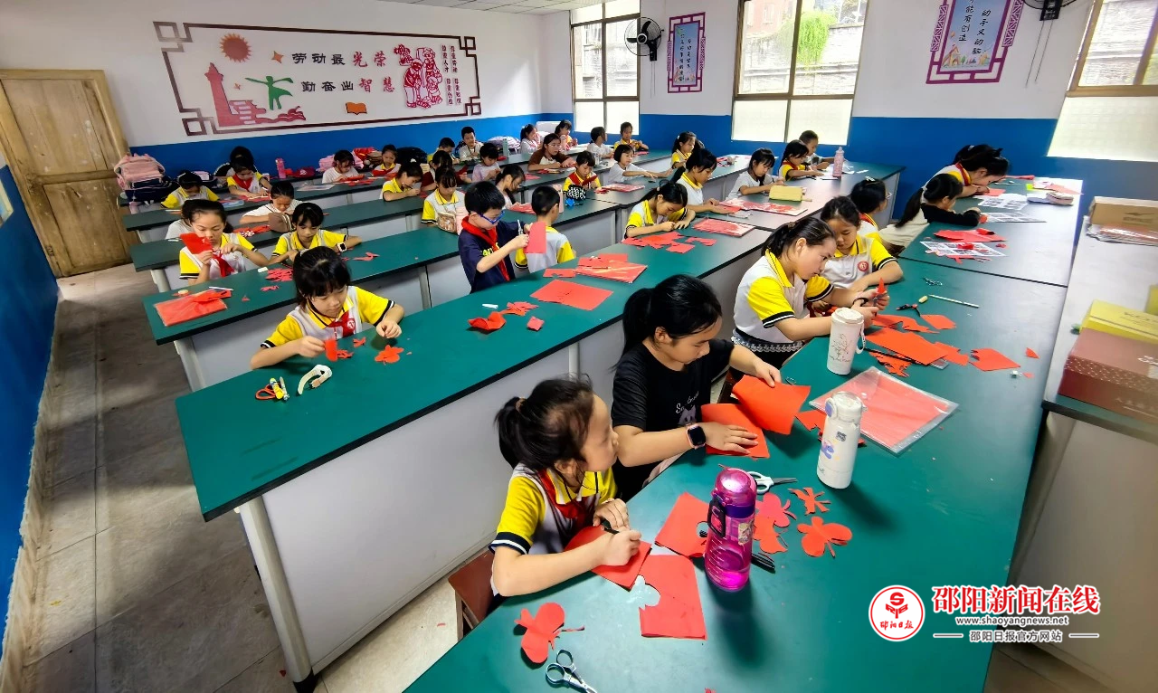 绥宁县长铺镇第一小学扎实推进社团与校本课程建设