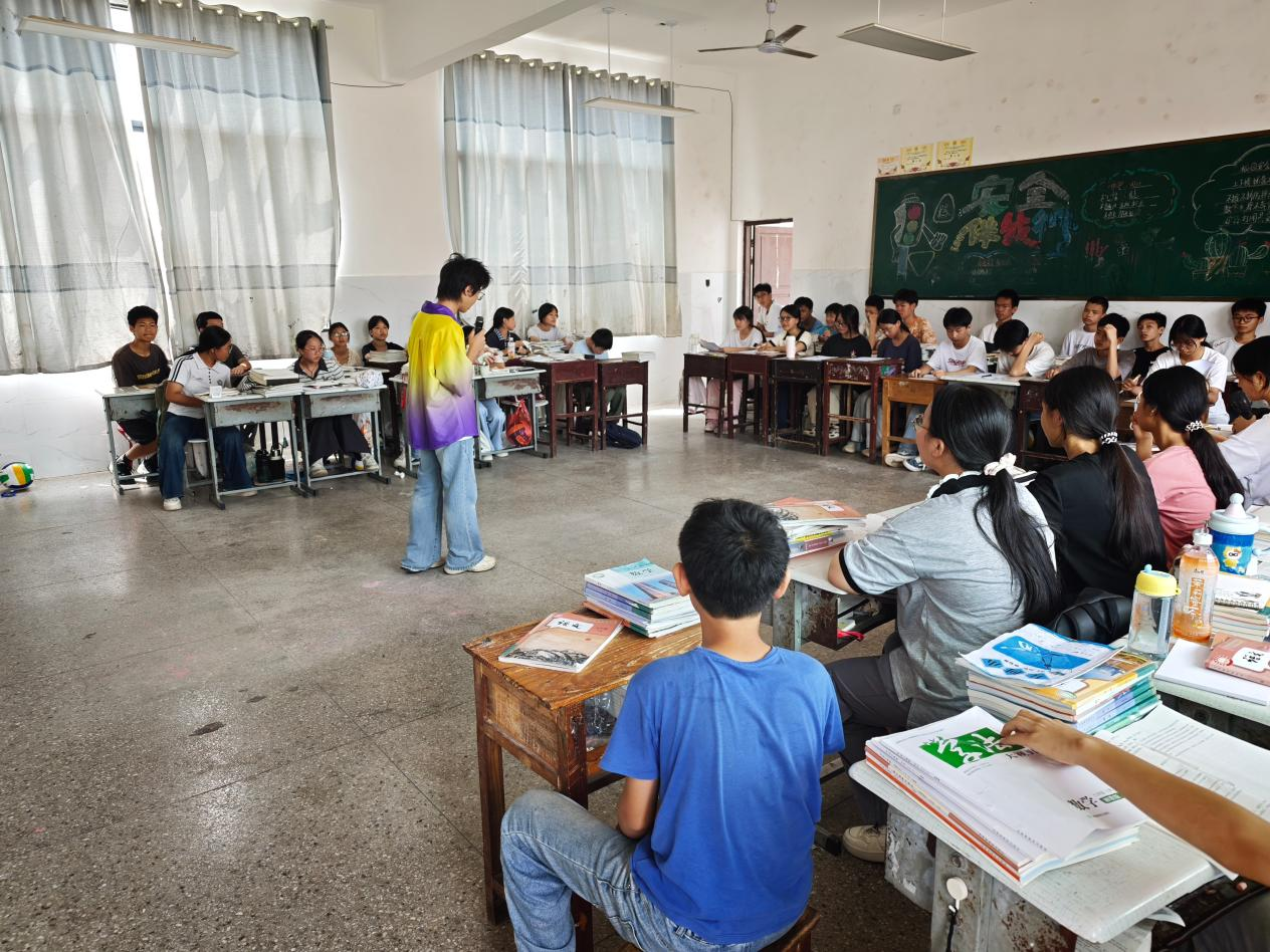 ​隆回县北山镇中心学校开展班级朗诵大赛