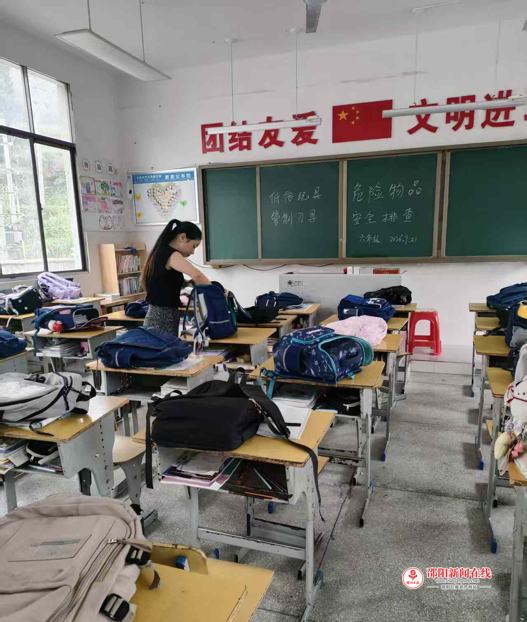 筑牢校园安全防线 开展管制刀具专项排查