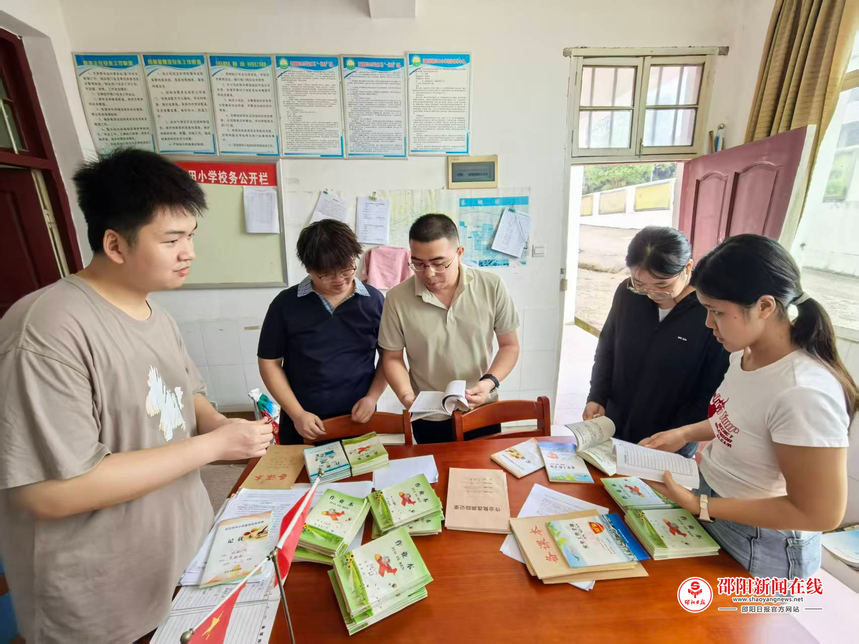 邵东市灵官殿镇公田小学开展新教师教学常规现场指导活动