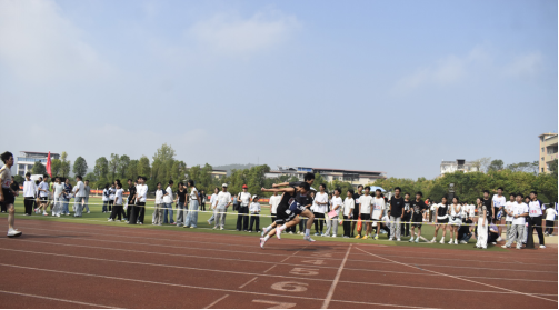 隆回县第二中学2026年田径运动会拉开序幕