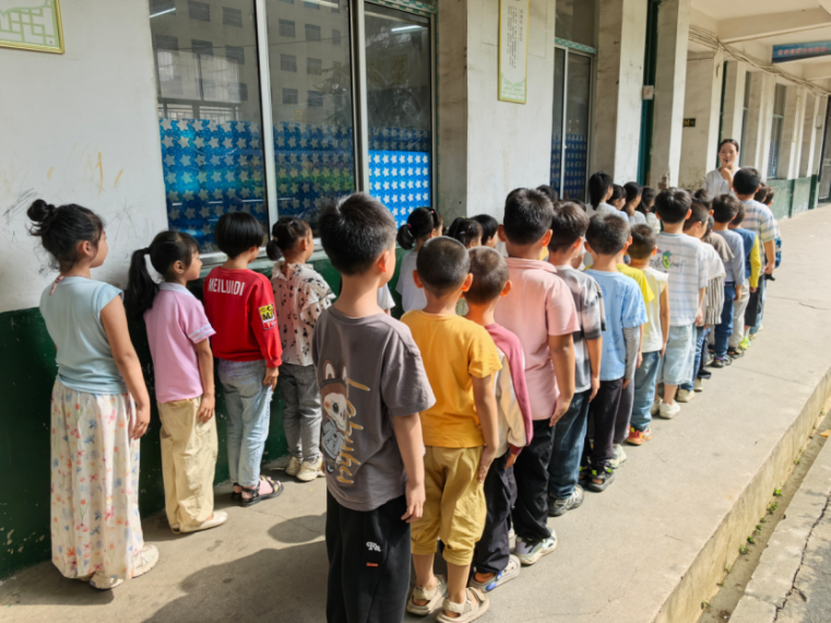 邵东市廉桥镇第二完全小学开展养成教育比赛