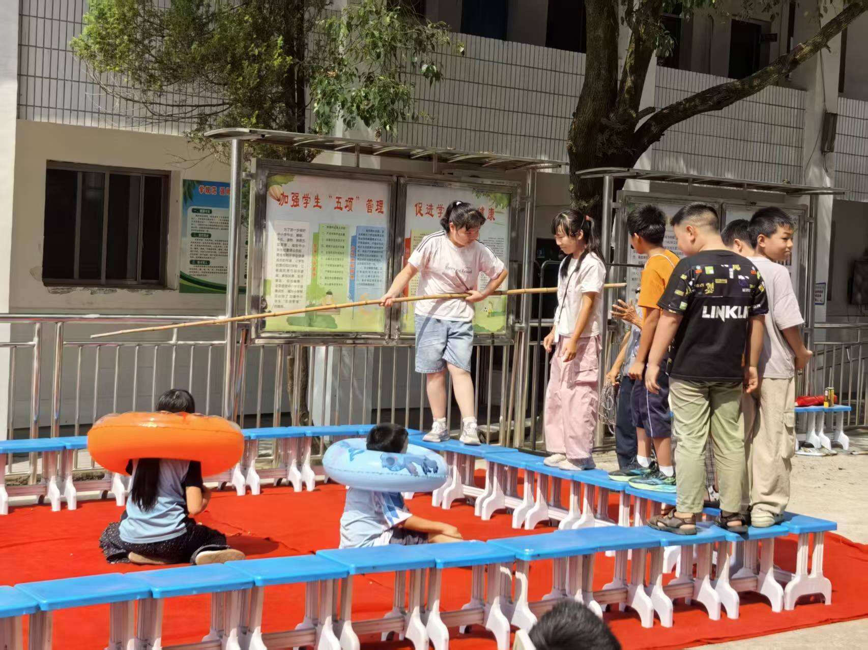洞口县雪峰街道城东小学开展秋季防溺水应急演练活动