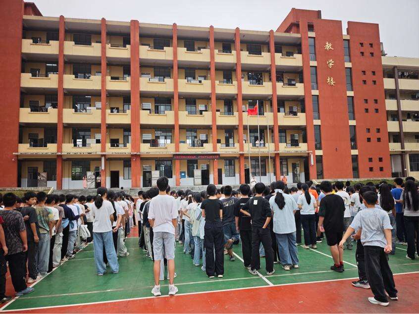 武冈市大甸镇中学开展“以青春之名・为祖国献礼”国庆节系列主题活动