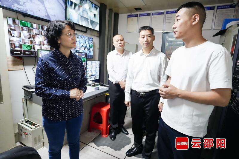 程蓓调研督导安全生产、交通治安、溶洞治理等工作 看望慰问一线工作人员