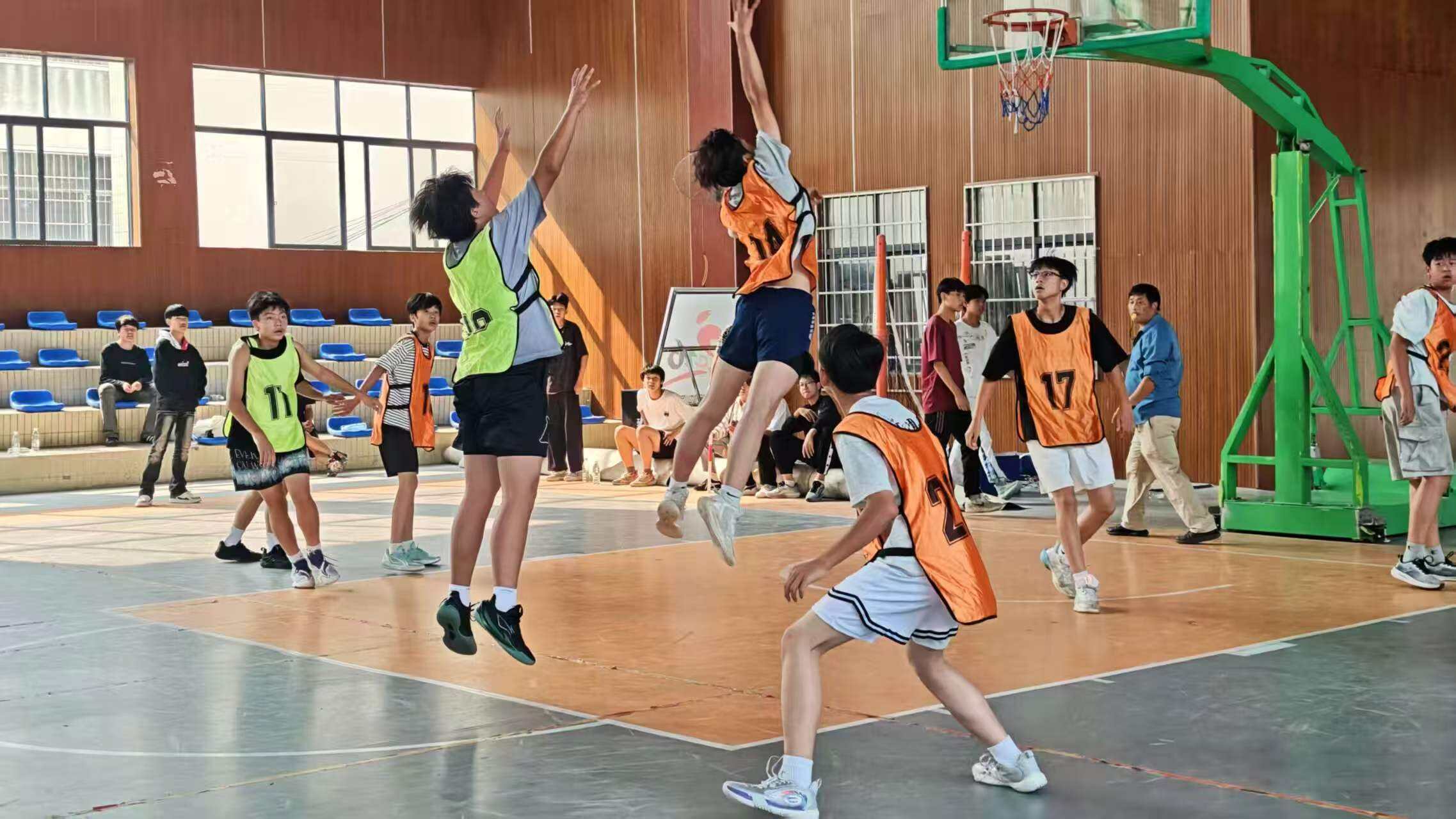 隆回县六都寨镇中心学校举行中学生篮球选拔赛
