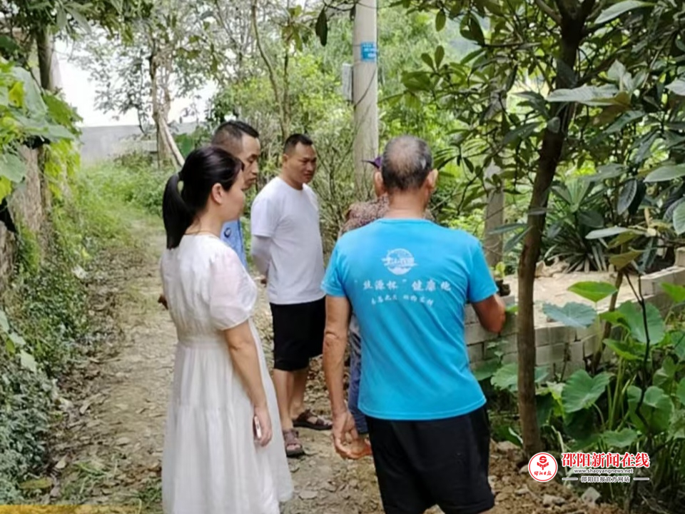 ​洞口县石柱镇成功化解二十年邻里通行积怨