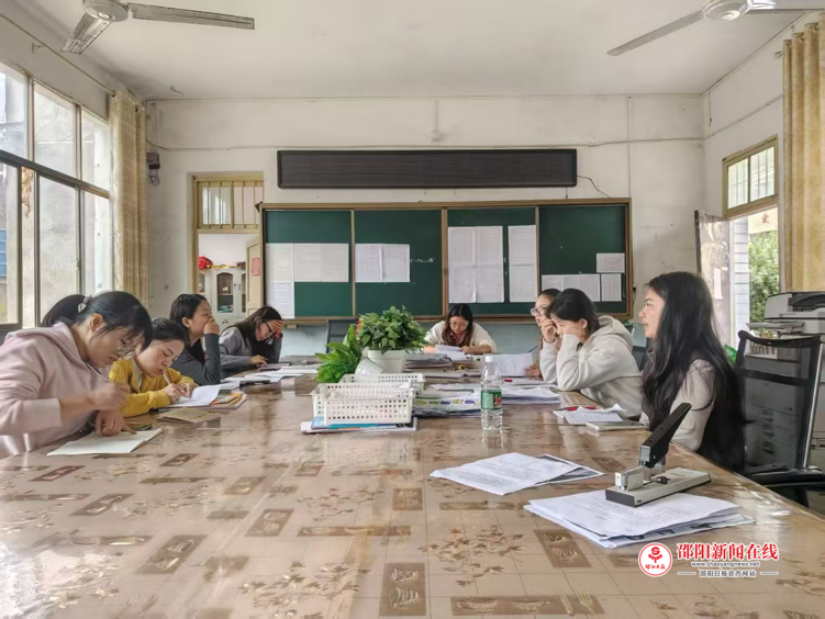 隆回县岩口镇马头完全小学语文教研组十月主题式校本研修活动纪实