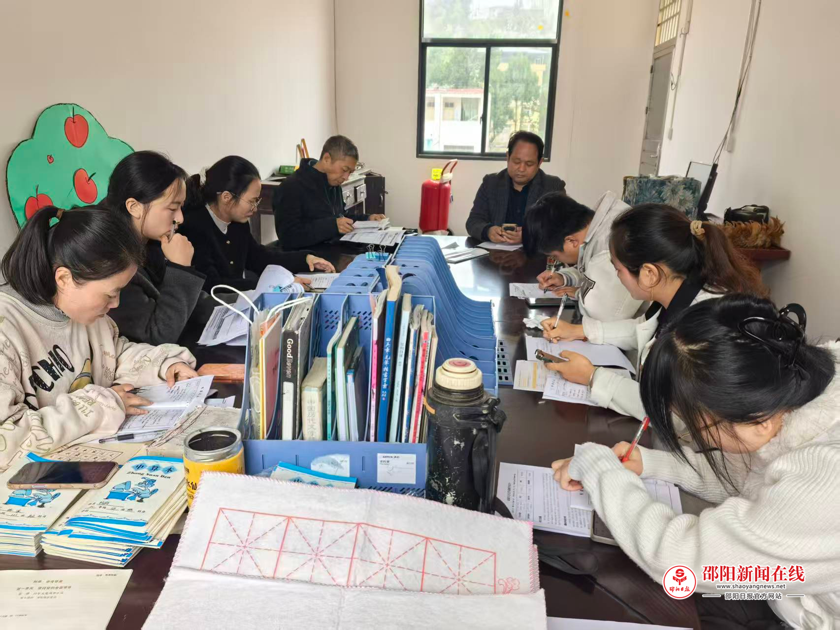 隆回初中英语教研组走进麻塘山开展教研活动