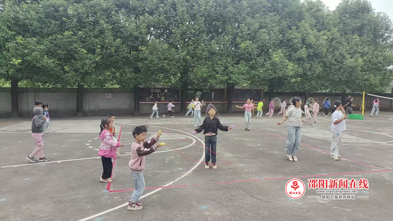 隆回县北山镇梅溪小学“双减”课后服务跳绳活动侧记